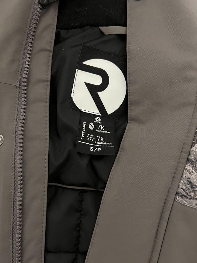 Youth snowboard suit in Kids & Youth in Kitchener / Waterloo - Image 9
