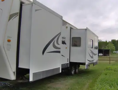 Very clean inside & out .Everything works as it should, this is top of the line trailer very open in...