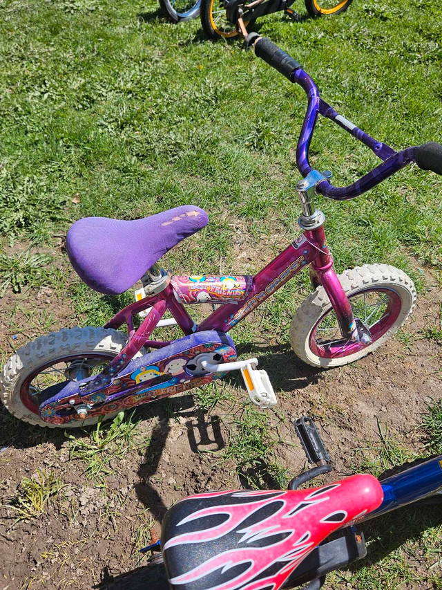 12 INCHS  BIKE  EXCELLENT CONDITION READY TO GO FOR $25 AND $30  in Kids in Markham / York Region - Image 4