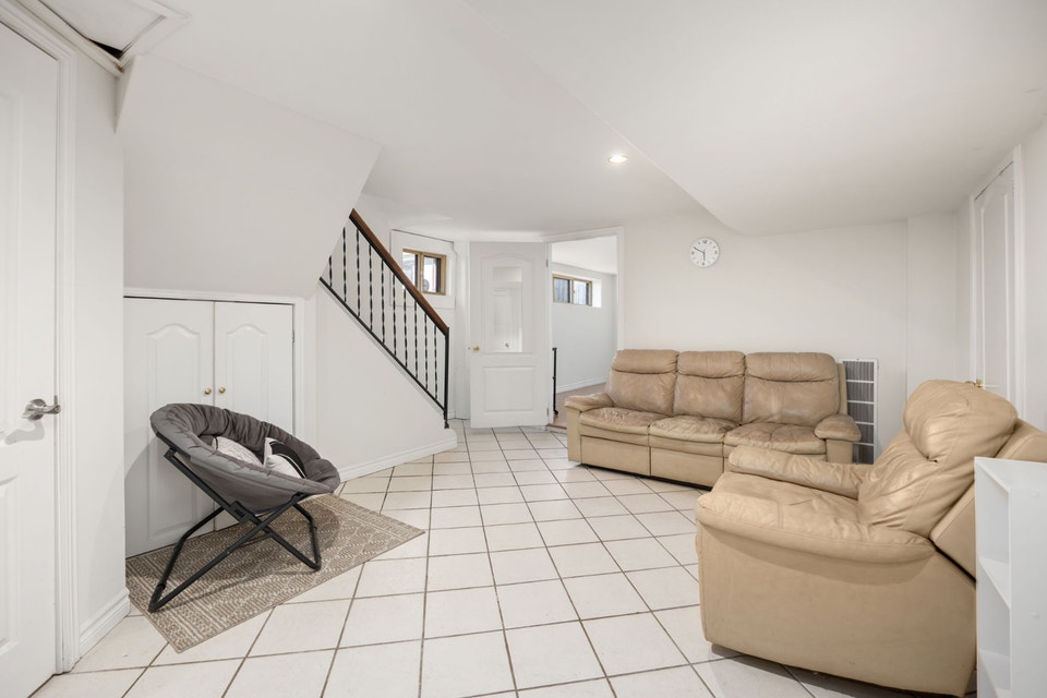 Stunning! 2 BD near Bloor/Kipling - Furnished + Internet 3