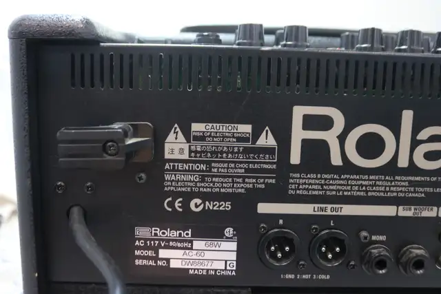 Roland AC-60 – Acoustic Chorus Guitar Amplifier W/ Carry (#6270) in Amps & Pedals in City of Halifax - Image 10