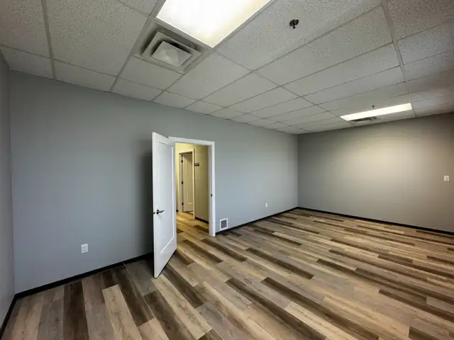 Office Space in Sherwood Park in Commercial & Office Space for Rent in Strathcona County - Image 3