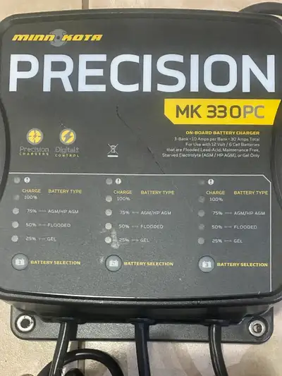Chargeur de batterie Minn Kota Precision MK 330 PC a l’état neuf ( jamais utilisé) Principales carac...