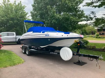 2014 Hurricane Sundeck 187, 150 Evinrude Etec outboard motor, 189 hours, comfort of a pontoon with a...