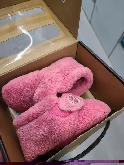 Ugg Bixbee infant child boots, View more