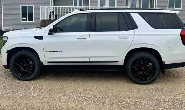 2023 GMC Yukon Denali 