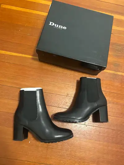 Brand new leather boots size 7