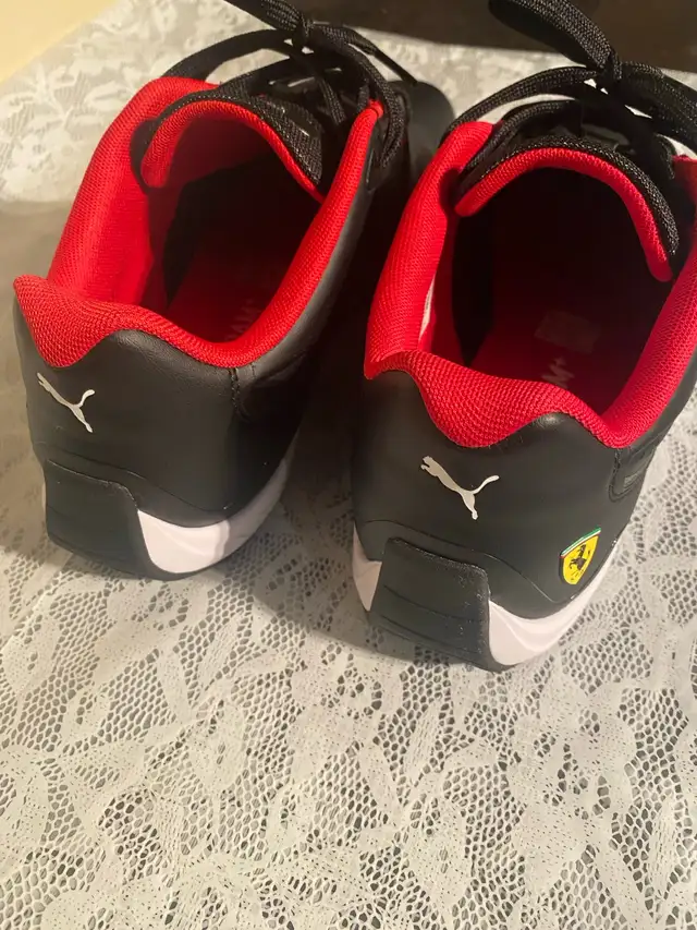 PUMA Scuderia Ferrari Drift Cat Mens Shoes Sz 11 (Like New in Men's Shoes in Hamilton - Image 6