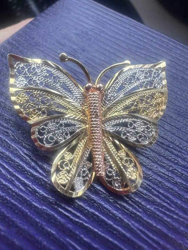 10 k brooch butterfly 