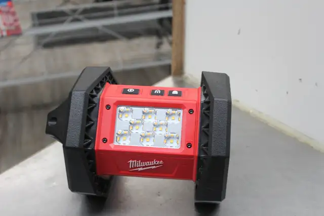 Milwaukee M18 Floodlight in Power Tools in Peterborough - Image 3