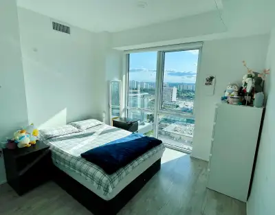 ️ Private Master Bedroom for Rent – Female Only Near Fairview Mall & Don Mills Subway Station Availa...