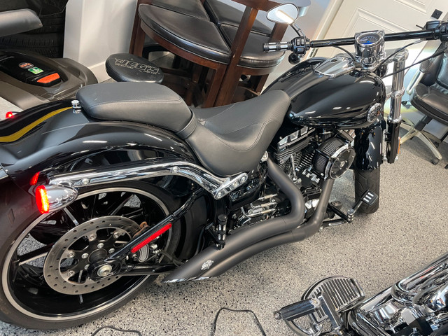 2014 Harley Davidson Softail Breakout in Street, Cruisers & Choppers in Dartmouth - Image 4