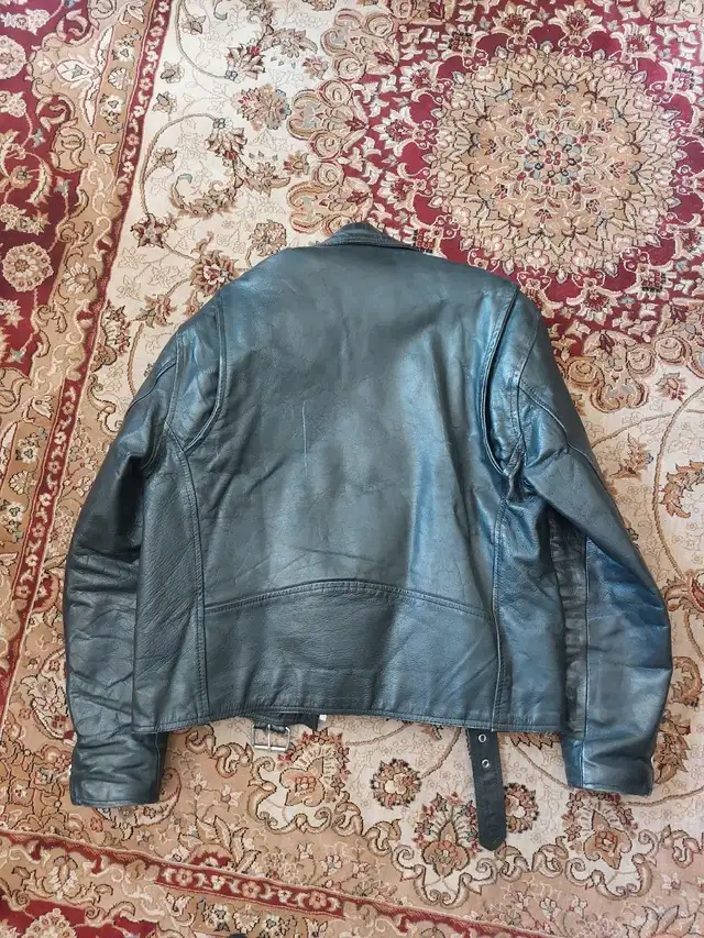Leather biker jacket in Men's in Kitchener / Waterloo - Image 4