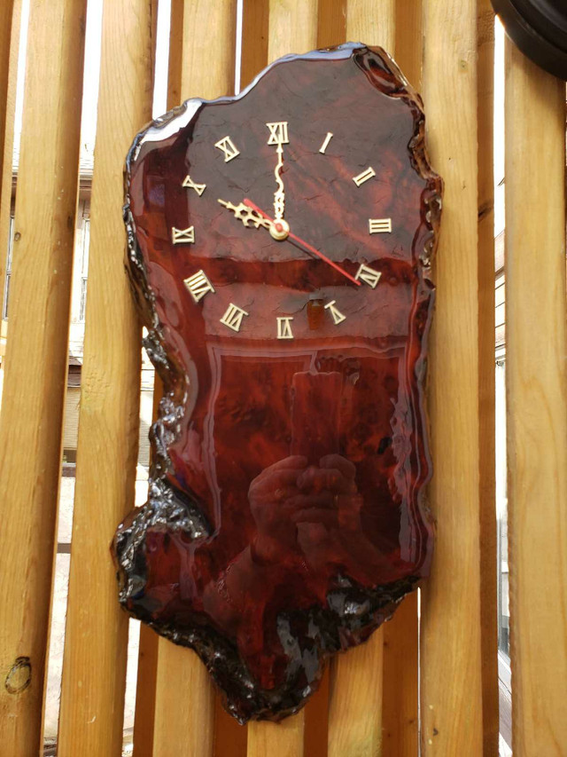 Vintage Redwood Burl Slab Wall Clock  in Home Décor & Accents in Winnipeg