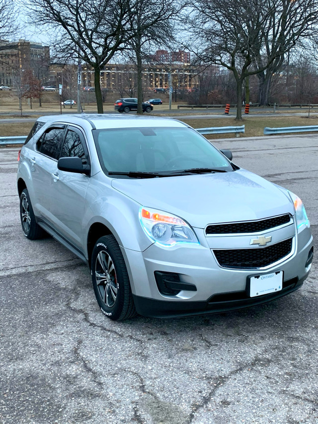 SUPER Mint 2010 Chevrolet Equinox SUV, Silver  in Cars & Trucks in City of Toronto - Image 2
