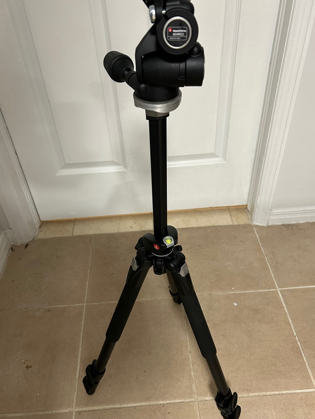 Manfroto TriPod and Head in Cameras & Camcorders in Ottawa