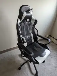 Gaming chair Mint condition $80