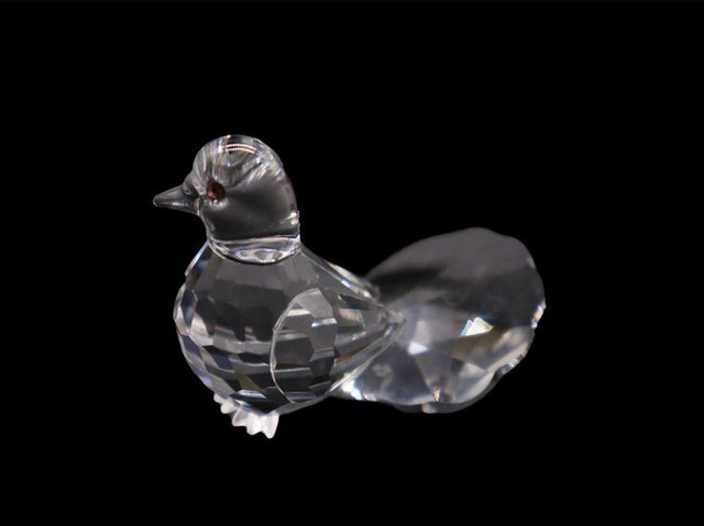 Swarovski Crystal  DOVE  bird in Arts & Collectibles in Thunder Bay