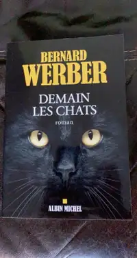 Livre grand format Demain les chats de Bernard Werber 5$
