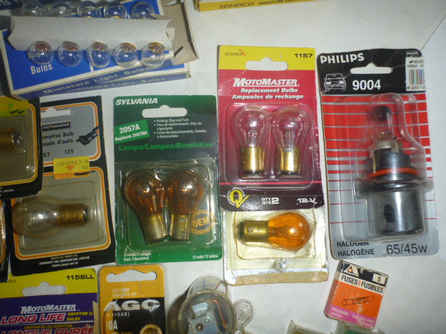 Assorted Vehicle Bulbs and Fuses in Other Parts & Accessories in Cole Harbour - Image 3