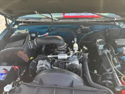 1998 GMC SLE. 290k. Short box extended cab. Loaded: Two tone paint, plush interior, power seats, pow...