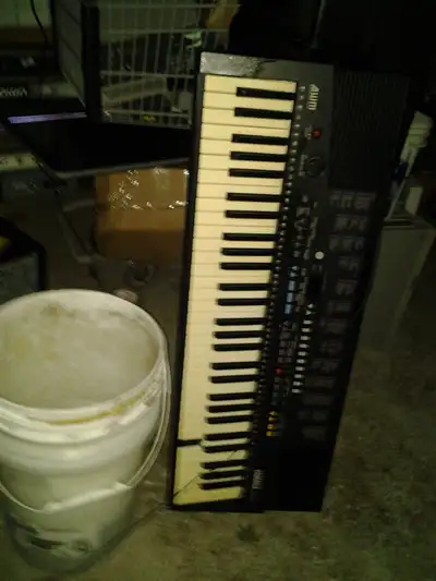 yamaha portatone psr-210 61  key wide range of features,  100 p, View more
