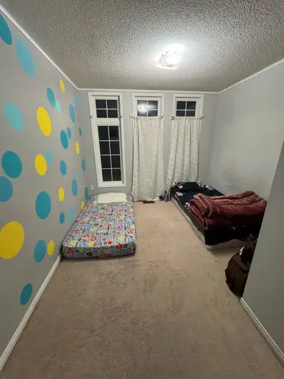 One bedroom for girls or couple