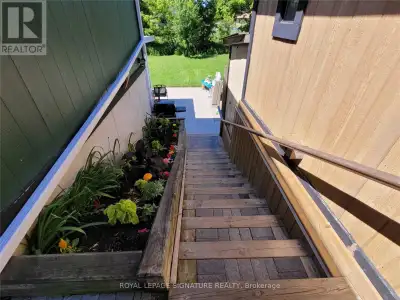 Modern lower-level, 2 bd + den | walk-out unit | 2 parking