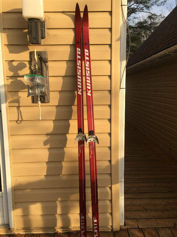 Kuusisto Sportif Cross Country skis 200cm 78 3/4" ski de fond dans Ski  à Ville de Montréal