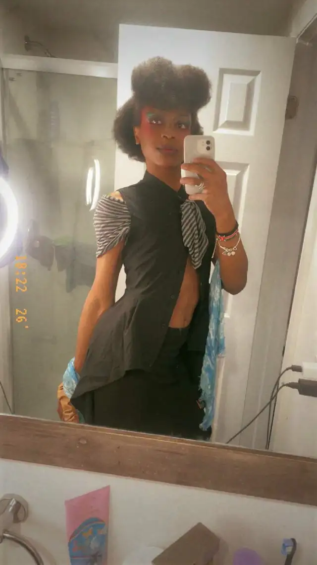 girl looking for work482655057416048640