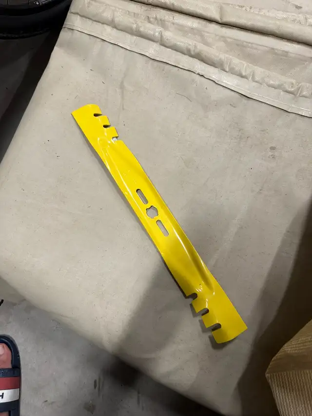 21" Mower Blade in Lawnmowers & Leaf Blowers in Regina - Image 4