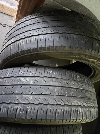 Selling 4 tires good for the summer no plugs $40 for all 4