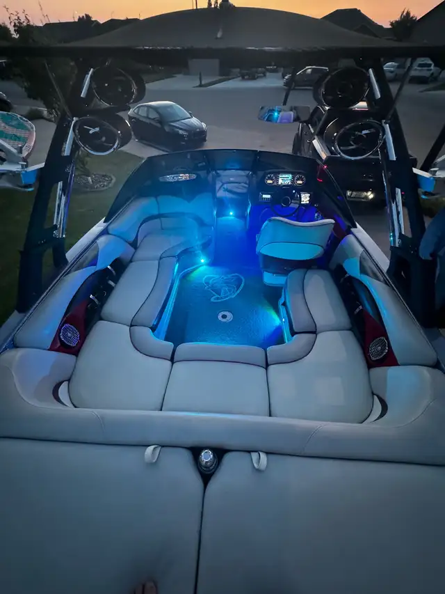2014 Malibu Wakesetter 21VLX in Powerboats & Motorboats in Edmonton - Image 6