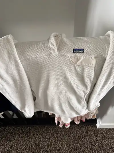 Patagonia Pull Over Ladies large, View more