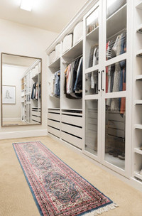 Elevate Your Space with Custom Closet Elegance!