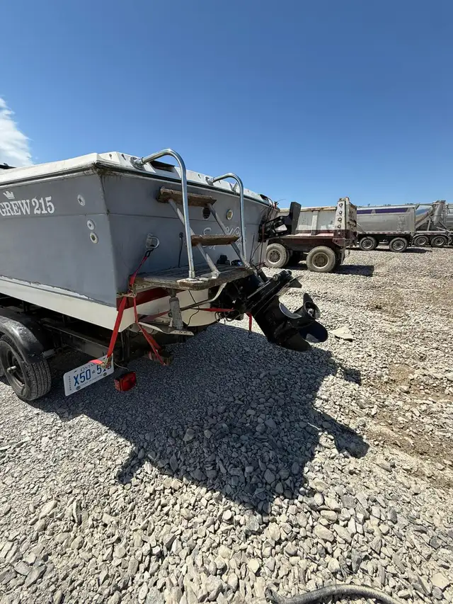 Fibre glass GREW 20' FISHING BOAT – BEST OFFER TAKES IT! Selling in Powerboats & Motorboats in Mississauga / Peel Region - Image 6