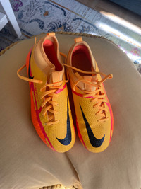 Nike Outdoor Soccer Shoes Size 4Y