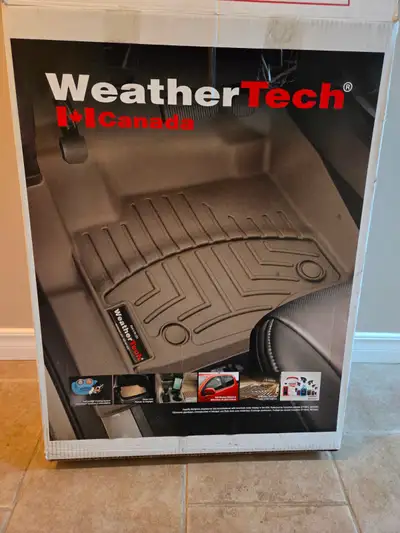 Tapis avant protecteurs de boue et neige. Véhicule Subaru Outback. Deux tapis pour l'avant. Années 2...