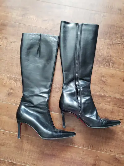 Women's Heeled Burberry Boots, View more