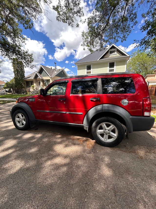 2007 dodge nitro in Cars & Trucks in Medicine Hat - Image 3