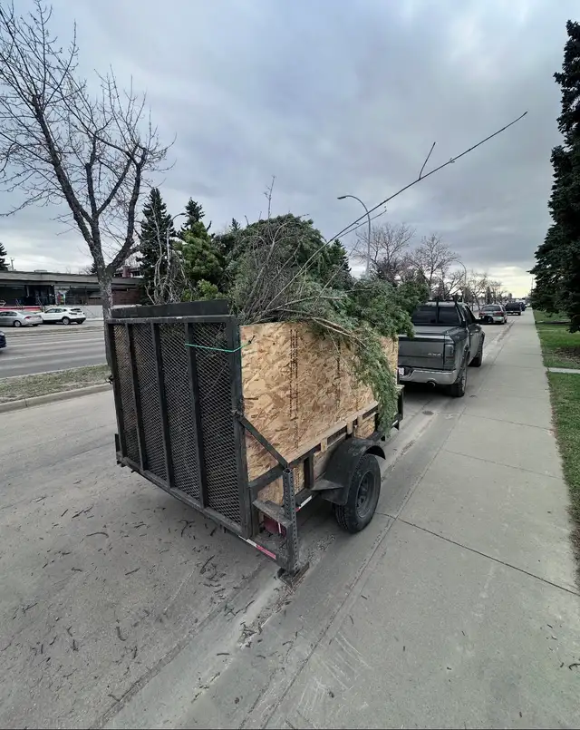     Same-Day Junk Removal & Hauling in Moving & Storage in Edmonton - Image 6
