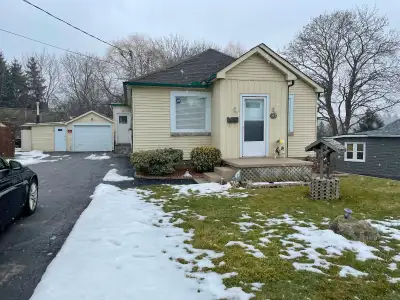 If the Ad is up it's available for rent from April 1st 2026. Beautiful 3 bedroom , bungalow style ho...