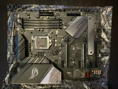 ASUS ROG STRIX Z-390 F-GAMING in Excellent condition, View more