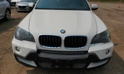 2007 BMW X5 3.0i -Mostly highway kms -Very well maintained and cared for Brown leather interior Runs...