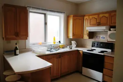 Summer sublet available May 1st! $800 per month. Need a summer place for a work term or summer emplo...