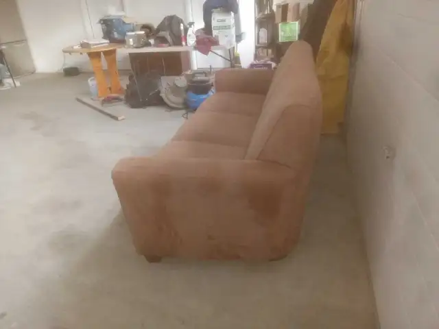 Couch for sale in Coaldale in Couches & Futons in Lethbridge - Image 3
