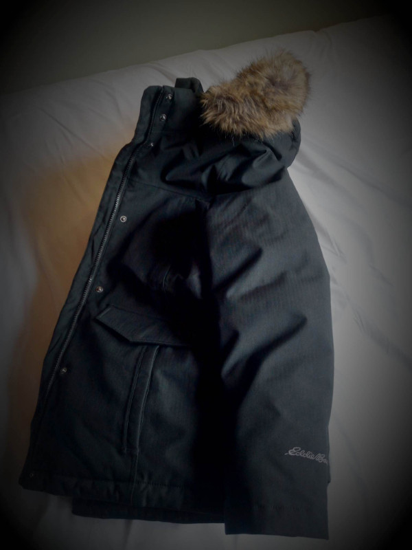 WOMEN'S WINTER EDDIE BAUER COAT IN BLACK in Women's - Tops & Outerwear in City of Halifax - Image 4