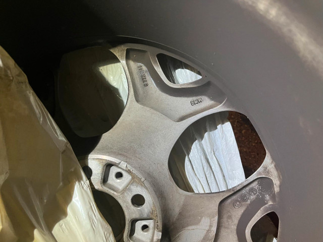 Used winter tires for BMW 255/50/R19 (set of 4) in Tires & Rims in Mississauga / Peel Region - Image 3