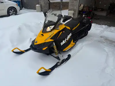 2012 skidoo renegade 800 E Tec for trade for camping trailer