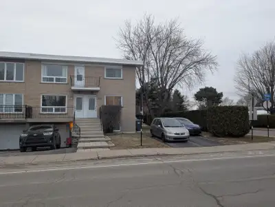 À LOUER : Grand 5 ½ - disponible mai 2026 Superbe appartement lumineux situé en face d’un parc à lou...